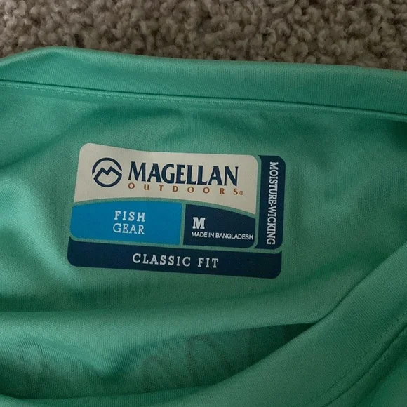 Never been worn Christmas themedMagellan long-sleeve fish gear classic fit - Picture 3 of 3